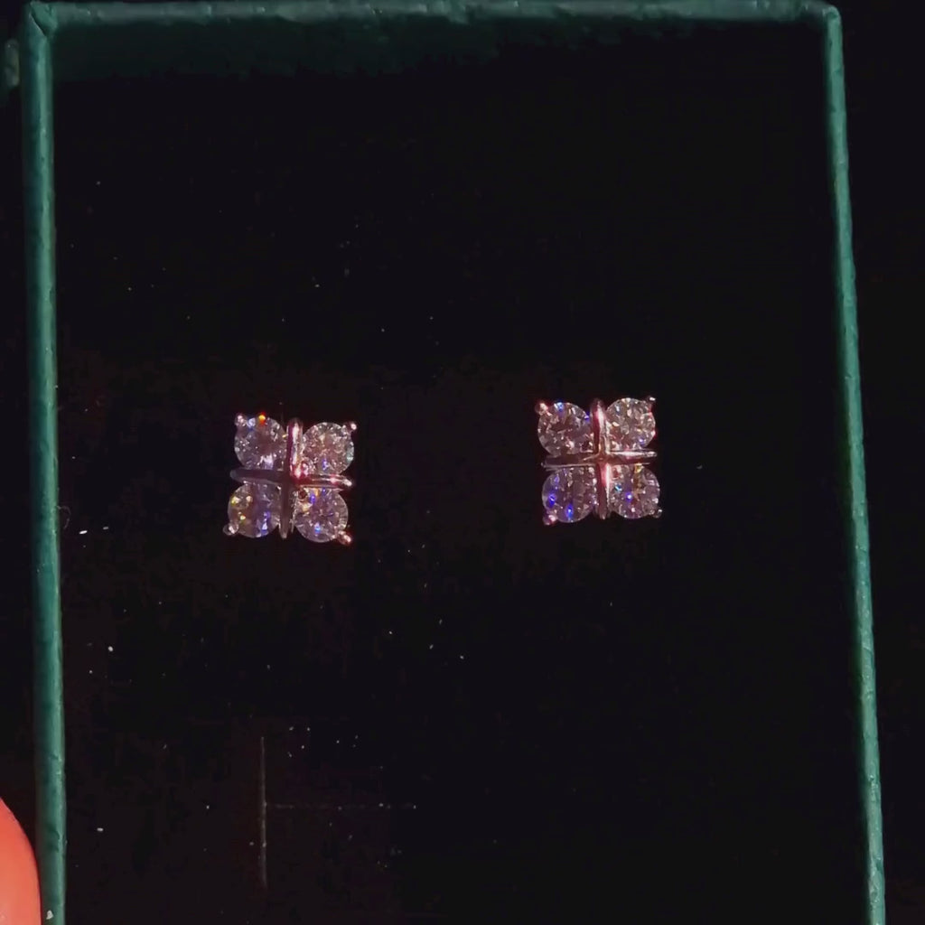 Clous d'oreilles : DOUCE